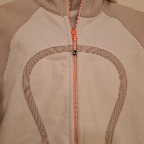 Lululemon zipper sweater with hood ☔️ - Picture 4 of 5